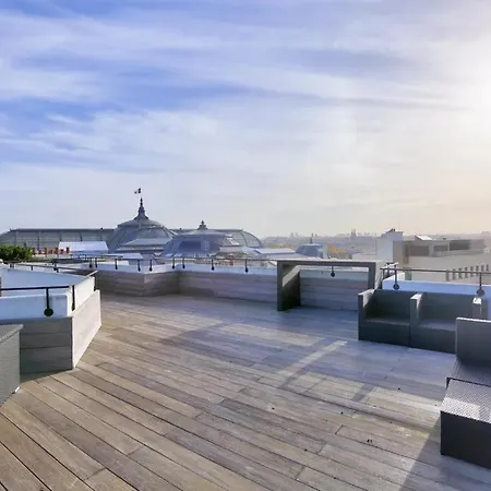 Golden Triangle With Terraces Paris